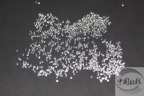 源汇金属表面处理厂喷砂玻璃微珠清理